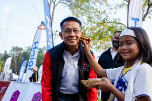 BIB: 
                            <button type="button" onclick="openModal(13716112)" class="btn btn-primary btn-sm float-right btn-popup" data-toggle="modal" data-target=".modal-high-quality">
                        <i class="fas fa-shopping-cart"></i> Add to Cart
                    </button>
                                            <button type="button" onclick="isThisMe(13716112, true)" class="btn btn-success btn-sm float-right btn-popup btn-isme hidden" data-toggle="tooltip" data-placement="bottom" title="นี่คือรูปของคุณใช่ไหม คลิกที่นี่เพื่อเอาเข้าอัลบั้ม">
                        <i class="fas fa-plus"></i> Add to album
                    </button>
                    <button type="button" onclick="isThisMe(13716112, false)" class="btn btn-warning btn-sm float-right btn-popup btn-isnotme hidden">
                        <i class="fas fa-ban"></i> Remove from album
                    </button>